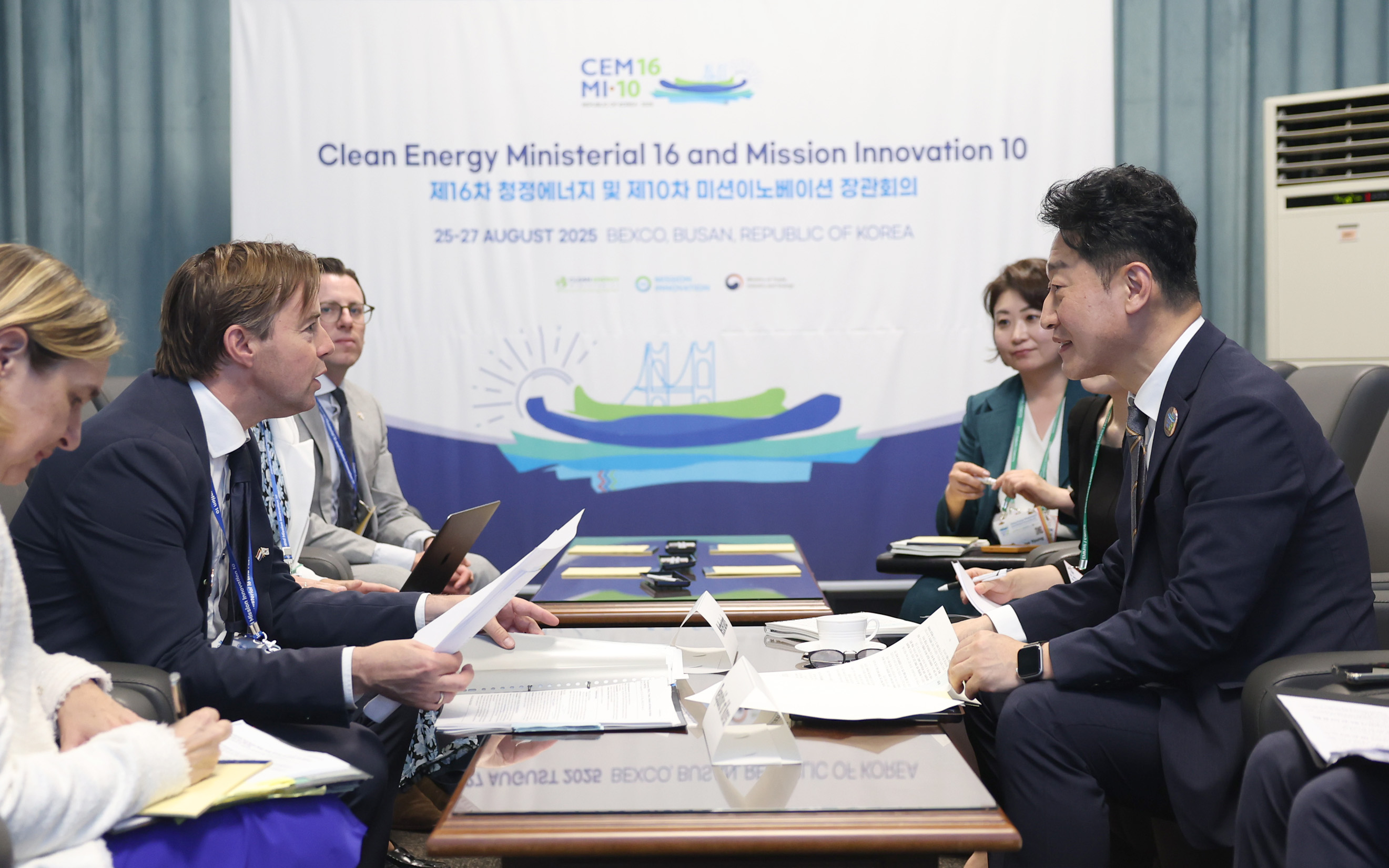 Vice Minister Meets the Netherlands’ Vice Minister of Climate Policy and Green Growth