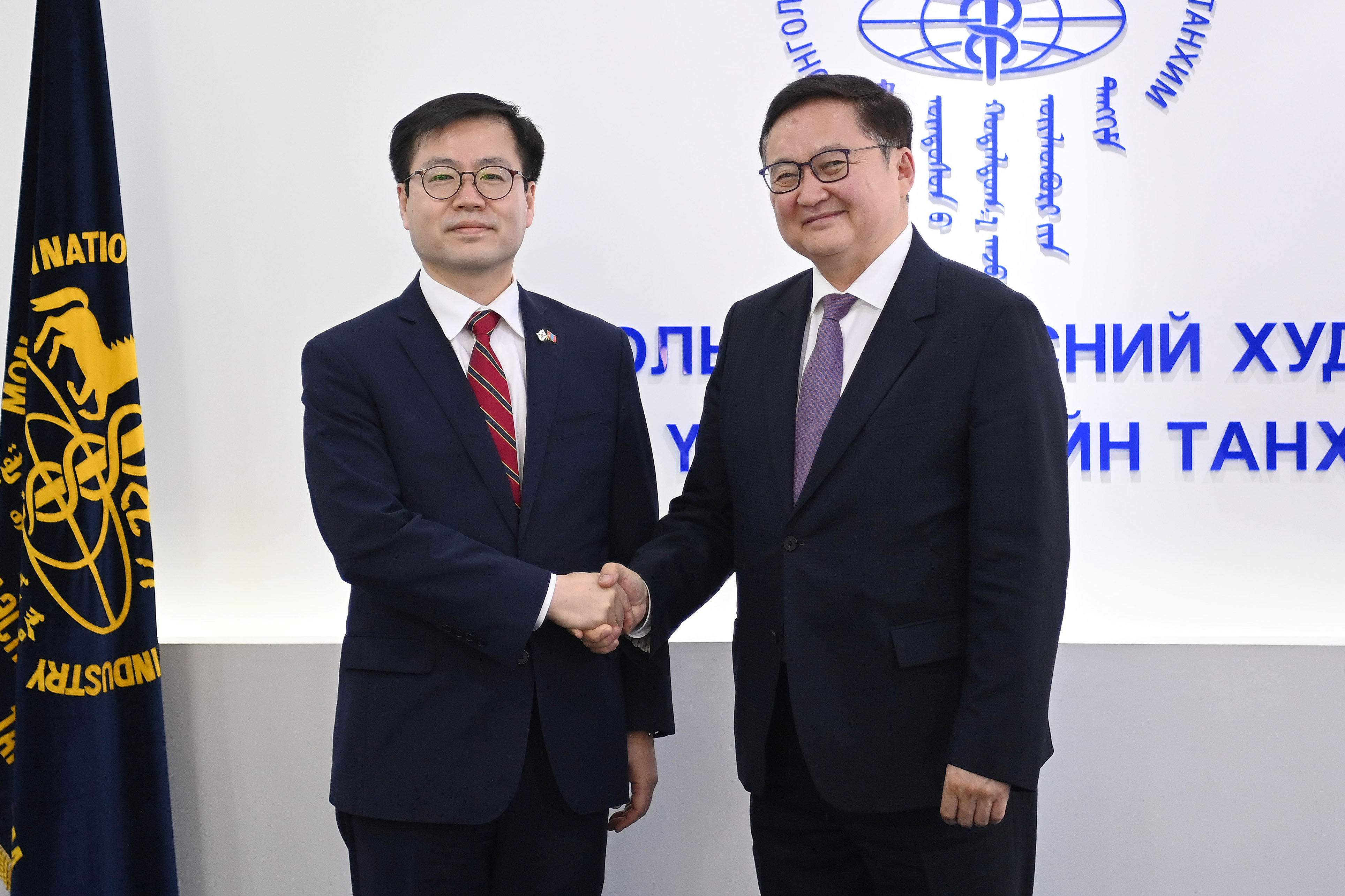 Meeting with President of the Mongolian National Chamber of Commerce and Industry