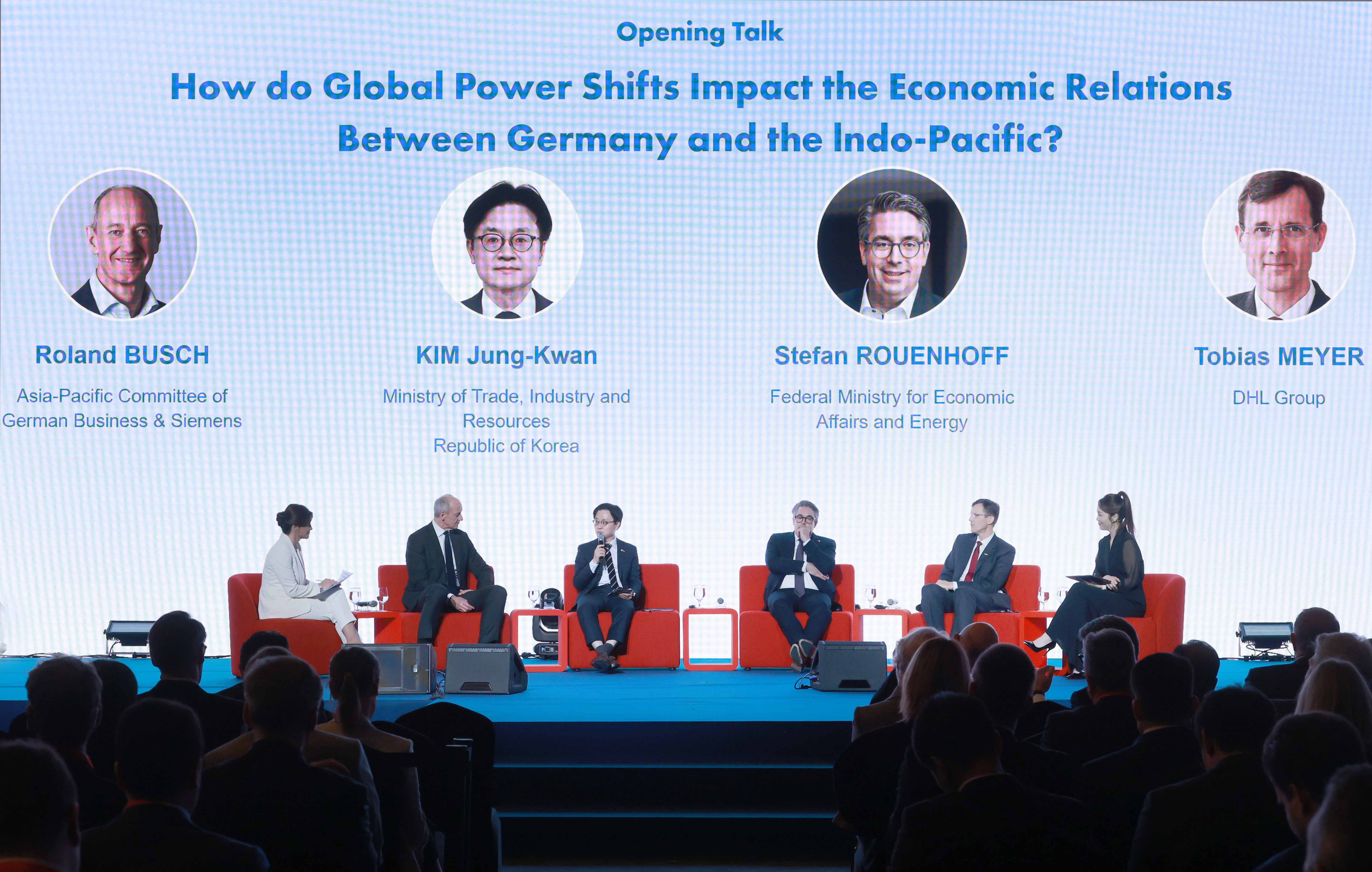 Panel Discussion at the 19th Asia-Pacific Conference of German Business (APK)_1