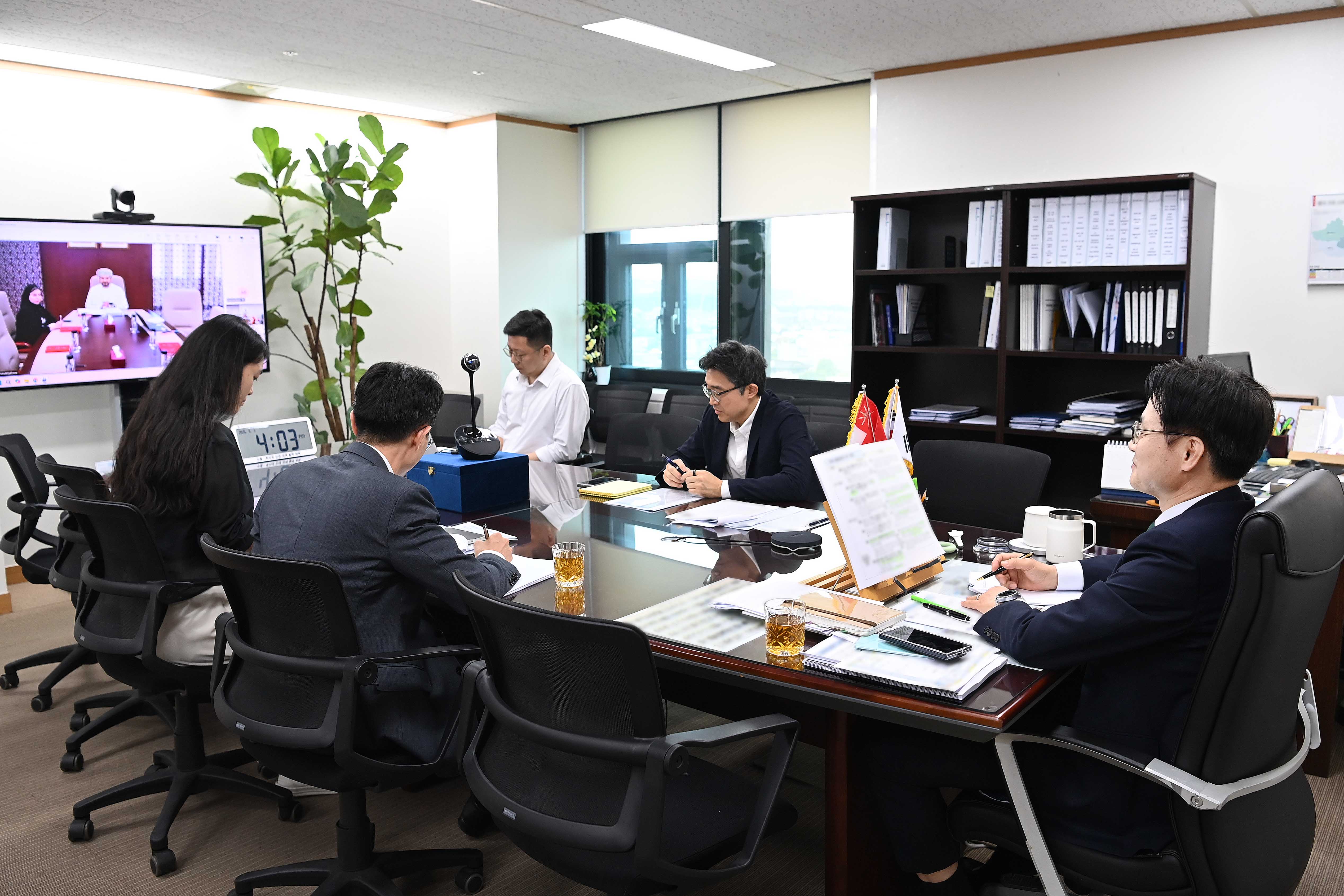 Video Meeting with Chairman of Oman’s Public Authority for Special Economic Zones and Free Zones_1