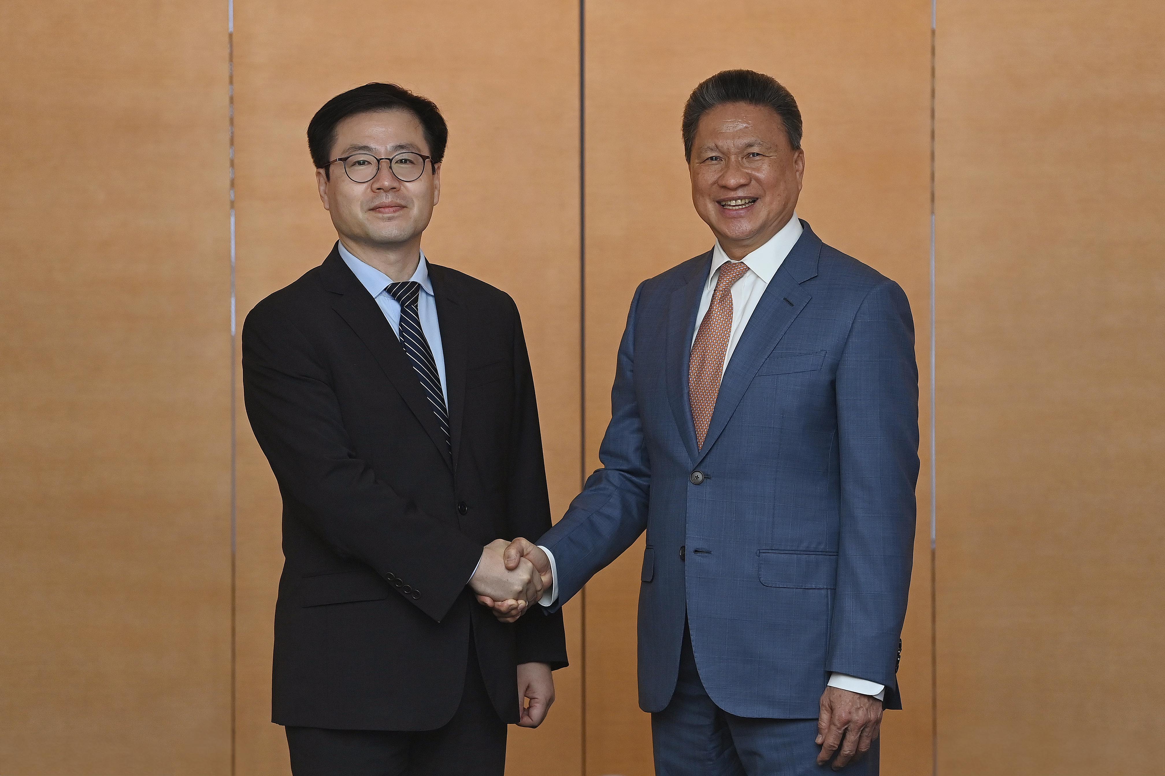 Meeting with Cambodian Deputy Prime Minister and CDC First Vice Chairman_1