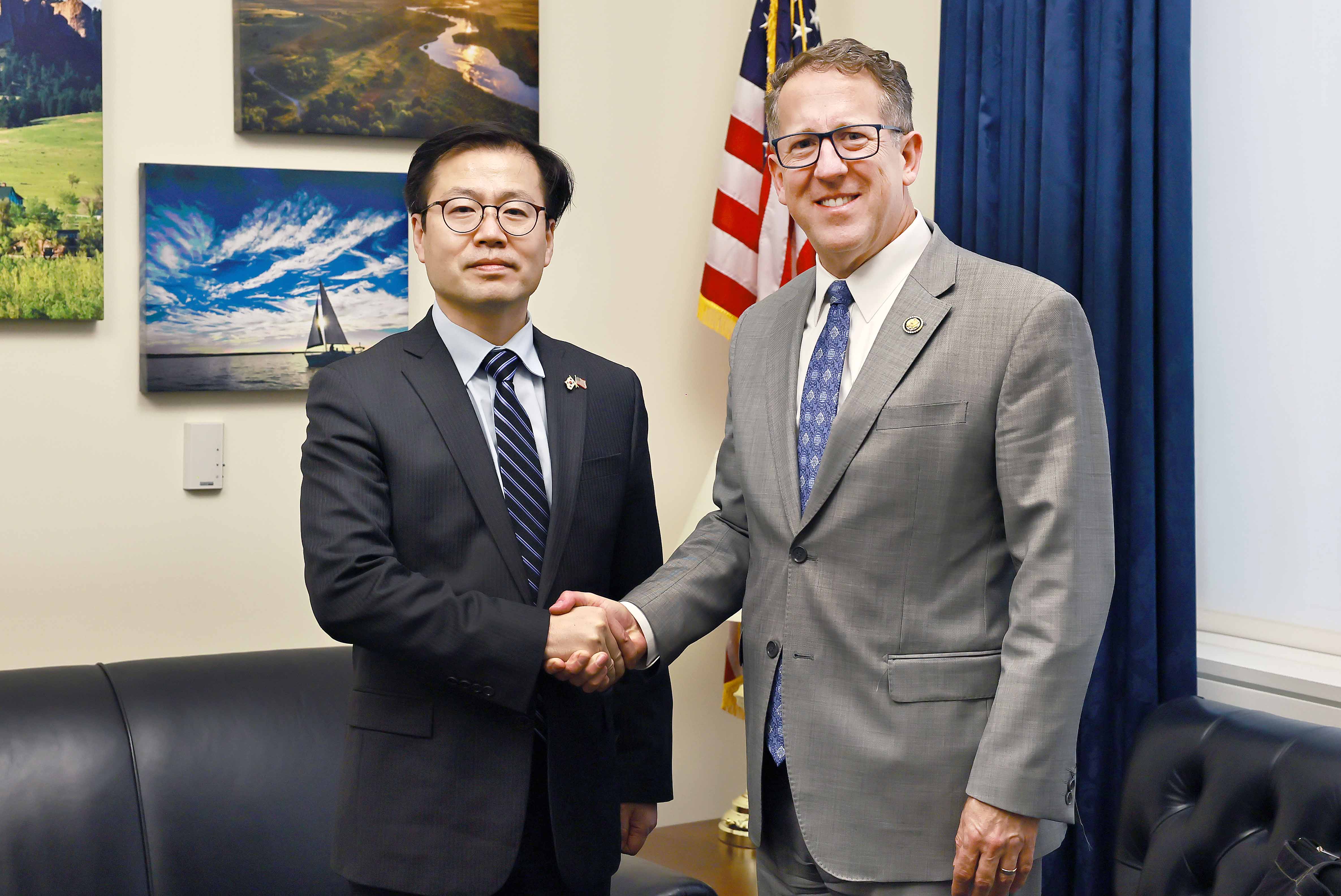 Trade Minister Meets with U.S. Representative Adrian Smith, Chair of the House Trade Subcommittee_1