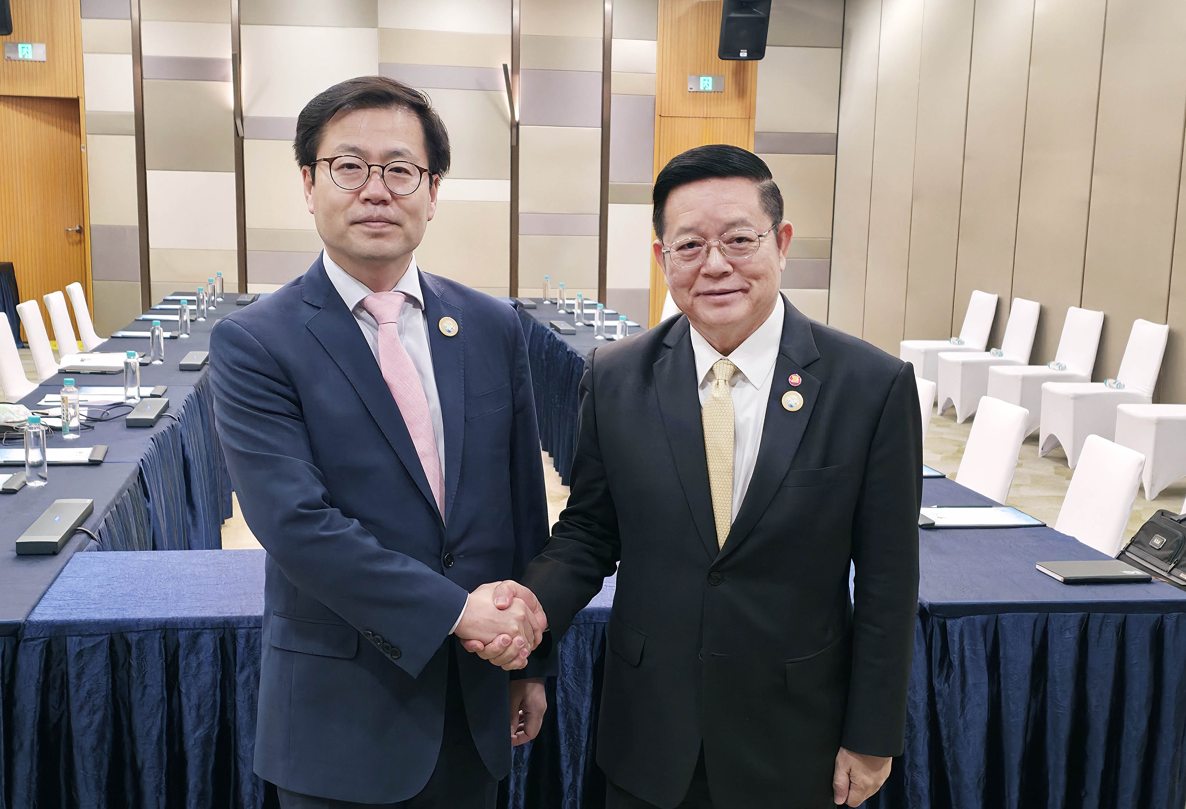 Meeting with ASEAN Secretary-General Kao Kim Hourn_1