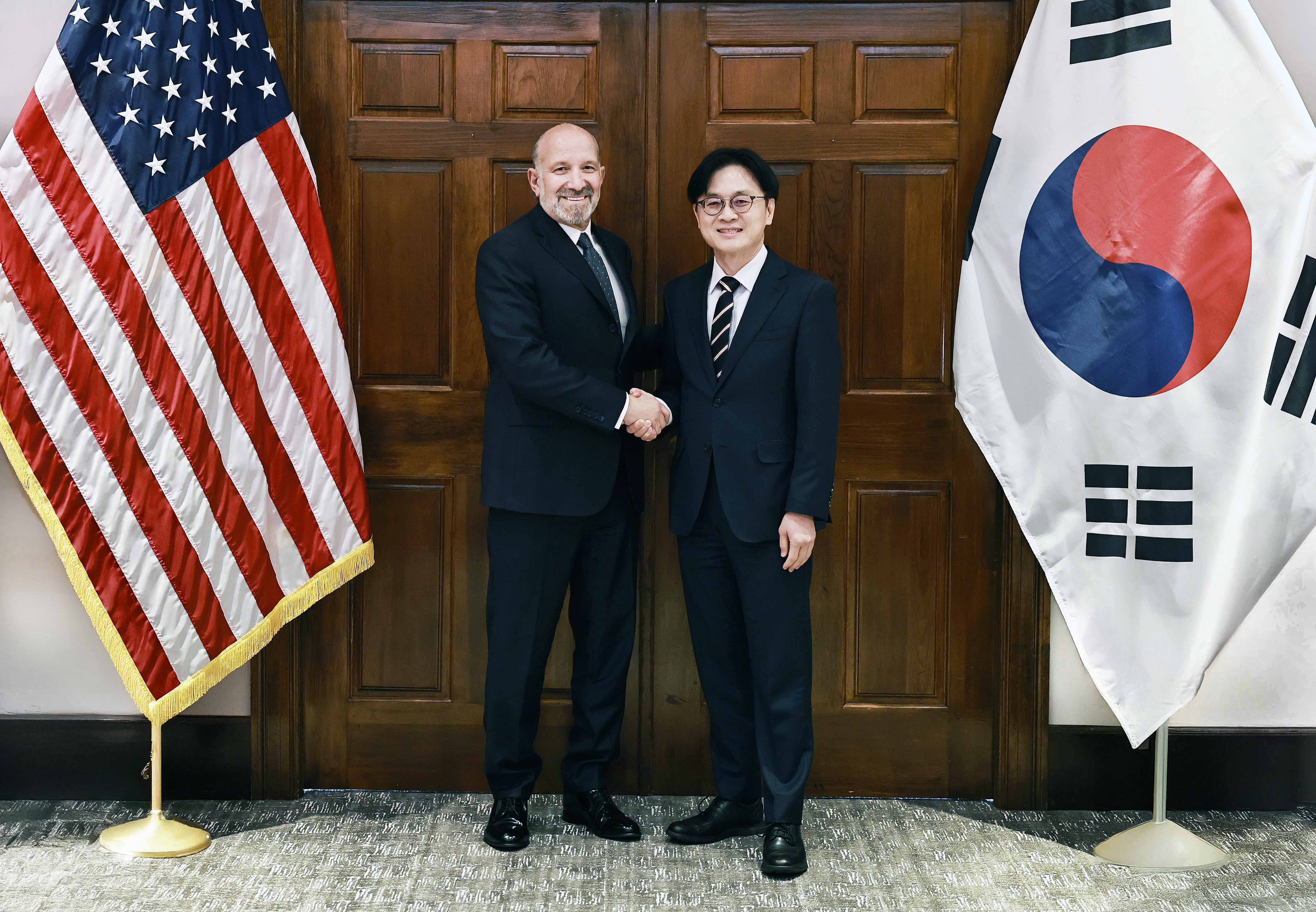 Meeting with U.S. Secretary of Commerce_1
