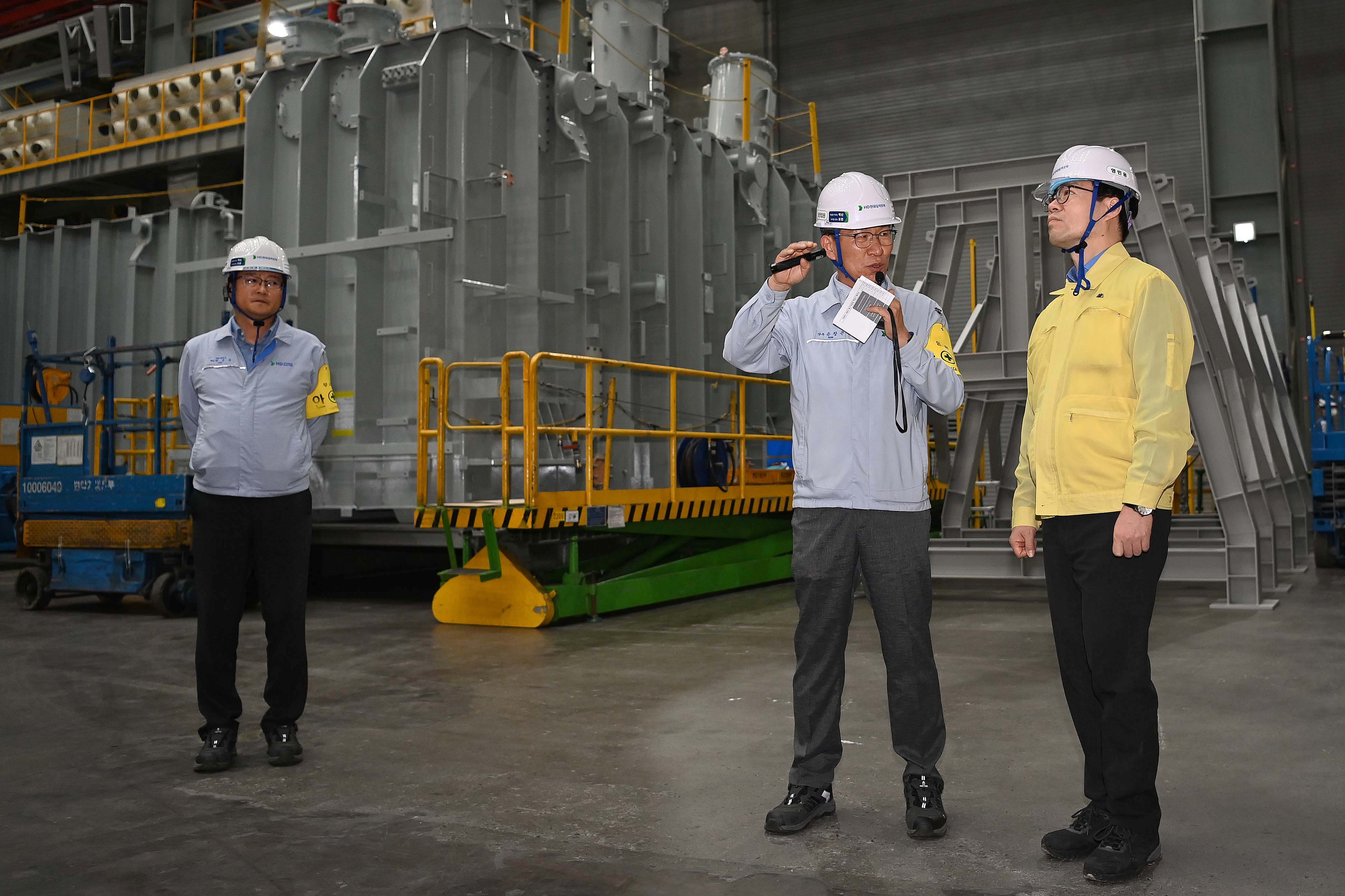 Minister Yeo Visits HD Hyundai Electric and Meets with Power Equipment Exporters_1