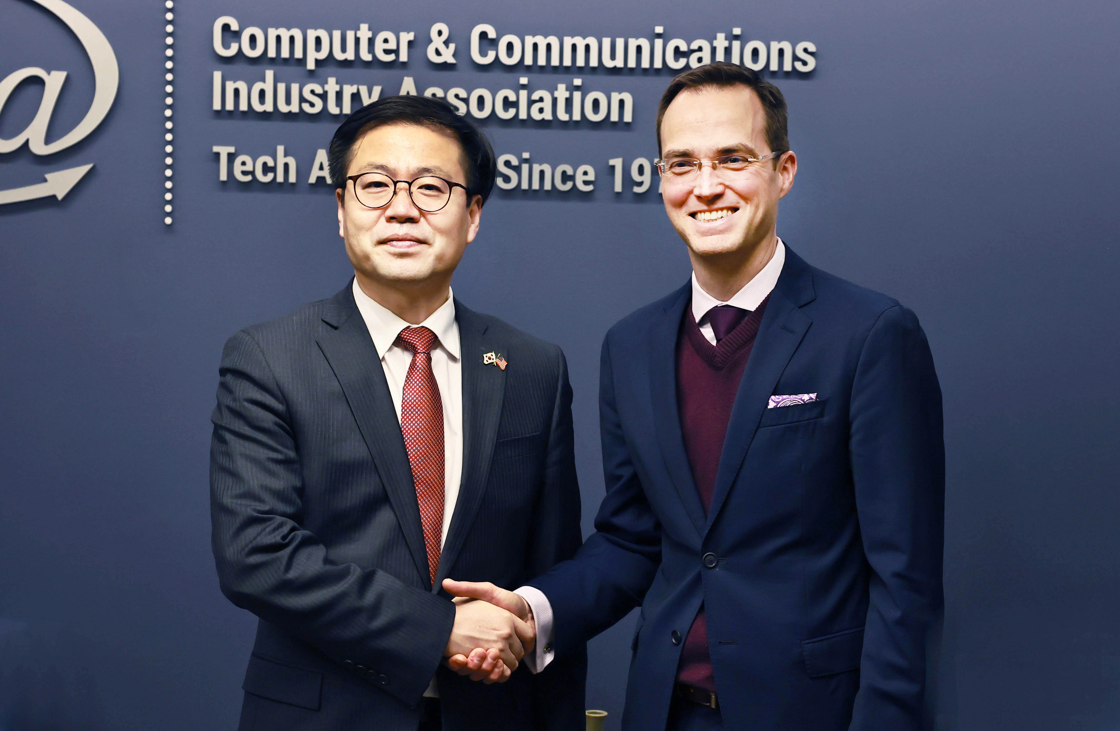 Trade Minister Meets with CCIA President_1